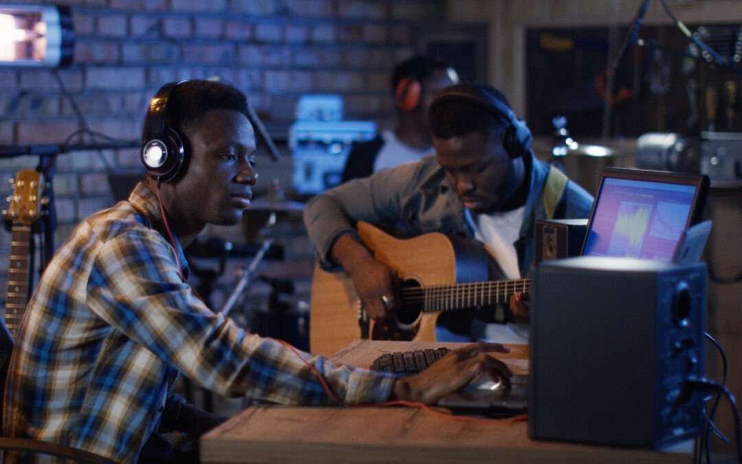 How Do I Choose Between an Exclusive and Non-Exclusive Music Licensing Deal?